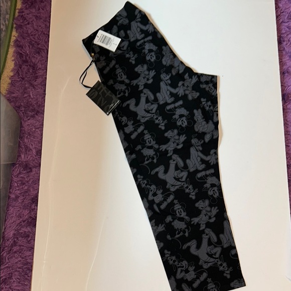 torrid Pants - Black and Gray Disney Mickey and friends Character cropped Leggings